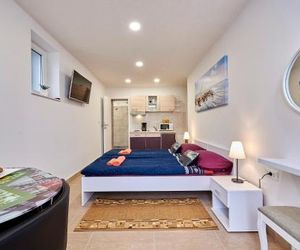 Studio apartment Bašćan Trogir Croatia