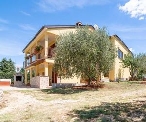 Secluded Apartment in Poreč with Garden Porec Croatia