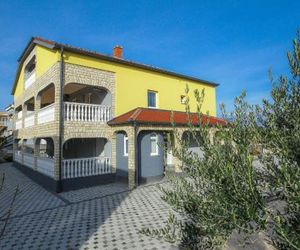 Family friendly apartments with a swimming pool Novalja (Pag) - 17052 Novaglia Croatia