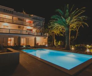 Family friendly apartments with a swimming pool Novalja (Pag) - 17051 Novaglia Croatia