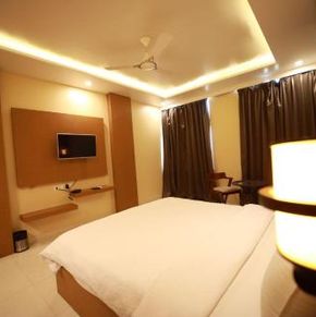NearBy Hotel