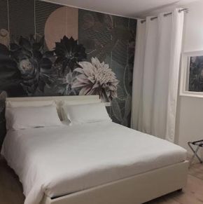 NearBy Hotel