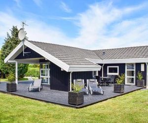 Awesome home in Humble w/ Sauna and 3 Bedrooms Ristinge Denmark