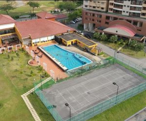 Family stay for theme park, golf and shopping Sempang Ampat Malaysia