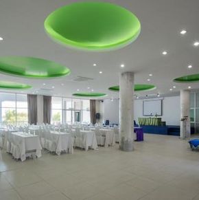 NearBy Hotel