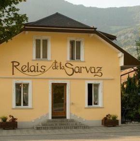 NearBy Hotel