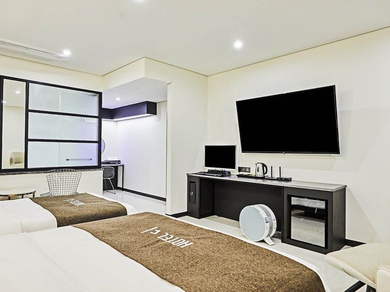 Hotel Photo 9