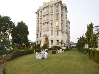 Фото отеля Satyam Palace Resort