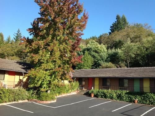 Photo of Humboldt Redwoods Inn