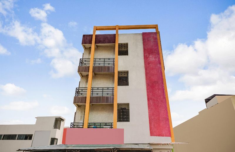 OYO 61300 Hotel Shrihari