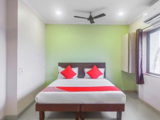 Hotel pic OYO 43652 Hotel Gokul Residency