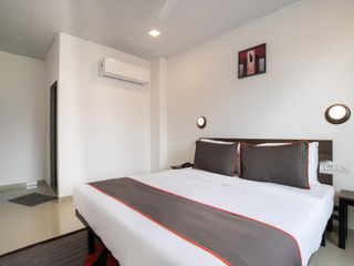 Hotel pic Oyo Townhouse 427 Gokul Solitaire VIP Rd