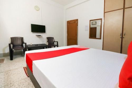 OYO Flagship 71757 Aditya Inn