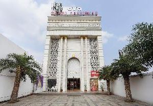 Capital O 71643 Grand Aashirwad Ghaziabad India