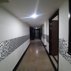 NearBy Hotel