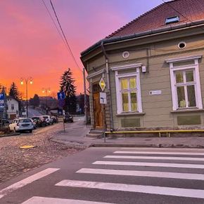 NearBy Hotel