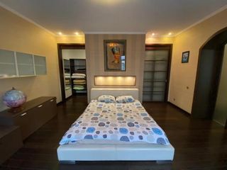 Home Apartment Near Hermitage