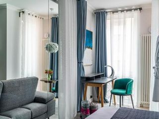 Monro Apartments