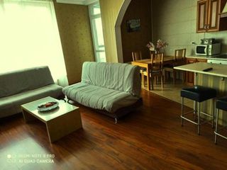 У Биржевой площади и Стрелки Васильевского острова
