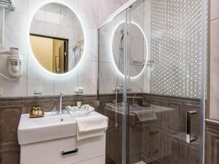 Ruann Decart Business Hotel