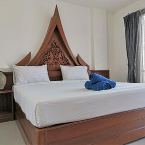 NearBy Hotel