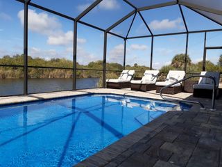 Hotel pic Stunning BRAND NEW 3 bed home, fabulous pool overlooking river,