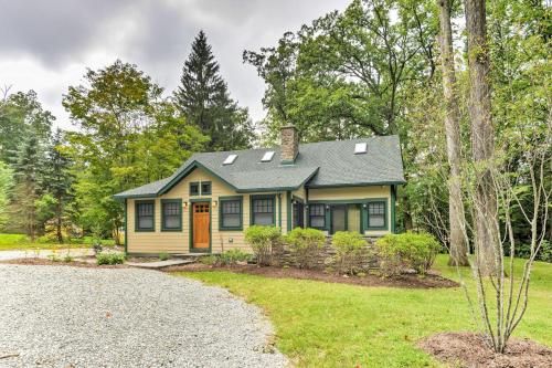 Photo of Sugar Berry-Remodeled Laughlintown Craftsman Home!