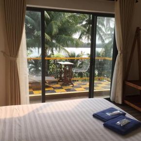 NearBy Hotel