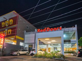 Фото отеля RedDoorz near Bahu Mall Manado