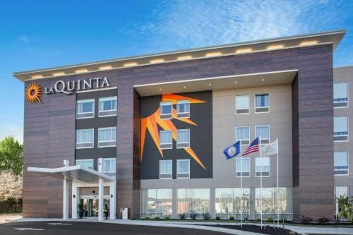 Photo of La Quinta Inn & Suites by Wyndham Manassas, VA- Dulles Airport