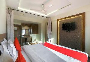 OYO 70882 Hotel Royal Retreat Vadodara India