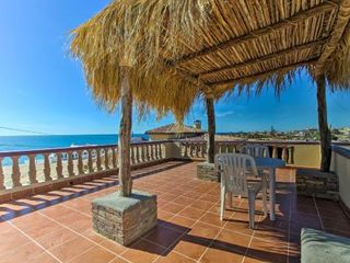 Фото отеля Charming Las Conchas Home with Deck Steps to Beach!