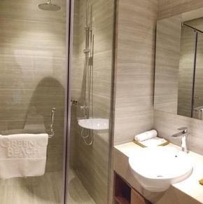 NearBy Hotel