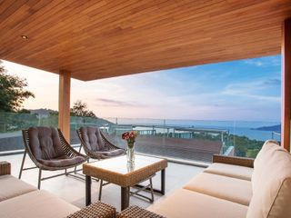 Фото отеля Ultra Lux 2Broom Condo, Stunning Views Patong Bay