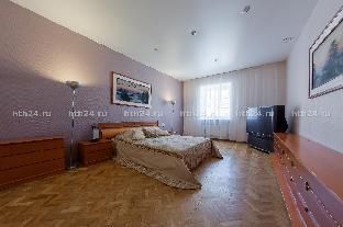 Апартаменты (140 m²) с 3 спальней(-ями) и 2 ванной(-ыми) комнатой(-ами) в районе Центральный район