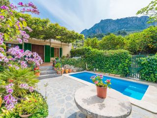 Villa (180 m²), 4 Schlafzimmer und 2 eigene Badezimmer in Soller