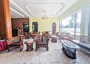 NearBy Hotel