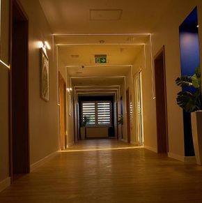 NearBy Hotel