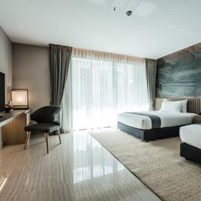 NearBy Hotel