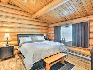 Hotel pic Fairbanks Log Cabin with Waterfront Deck and Views!