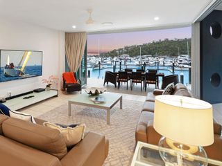 Hotel pic Prestige Pavillion Luxury 4 Brm Oceanfront + Buggy