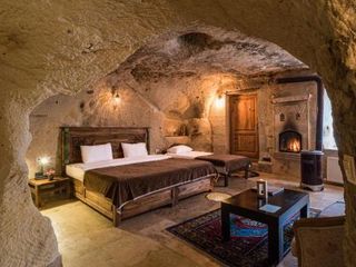 Фото отеля Atilla's Cave Accommodation Hotel