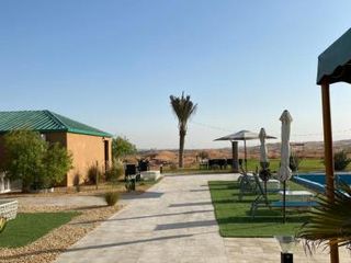 Фото отеля Desert Inn Resort and Camp