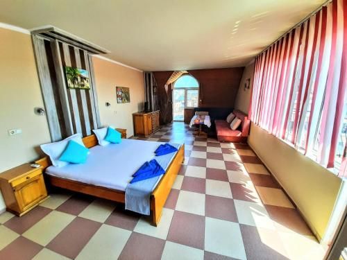 Hotel Photo 12