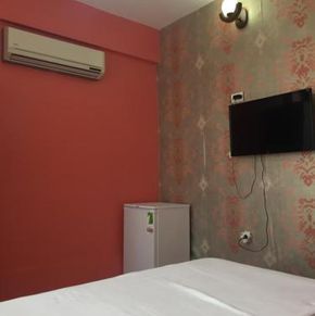 NearBy Hotel
