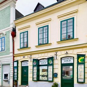 NearBy Hotel