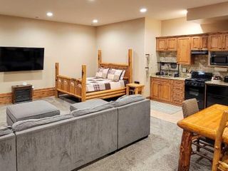 Hotel pic Adventurers Studio about 20 Mi to West Yellowstone