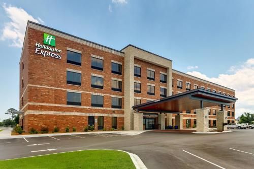 Photo of Holiday Inn Express - Wilmington - Porters Neck, an IHG Hotel