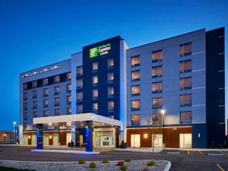 Фото отеля Holiday Inn Express & Suites Windsor East - Lakeshore, an IHG Hotel