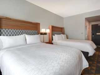 Фото отеля Holiday Inn - Erie, an IHG Hotel